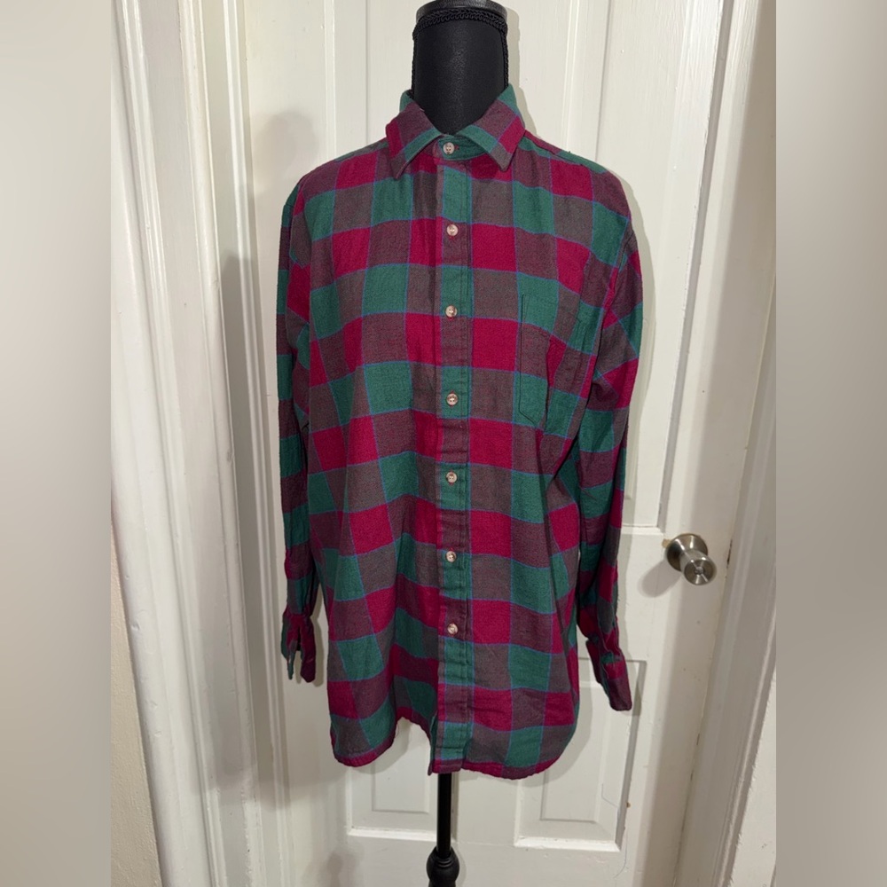 Men's size medium vintage Arrow sport Plaid Casual Shirt, top, button down